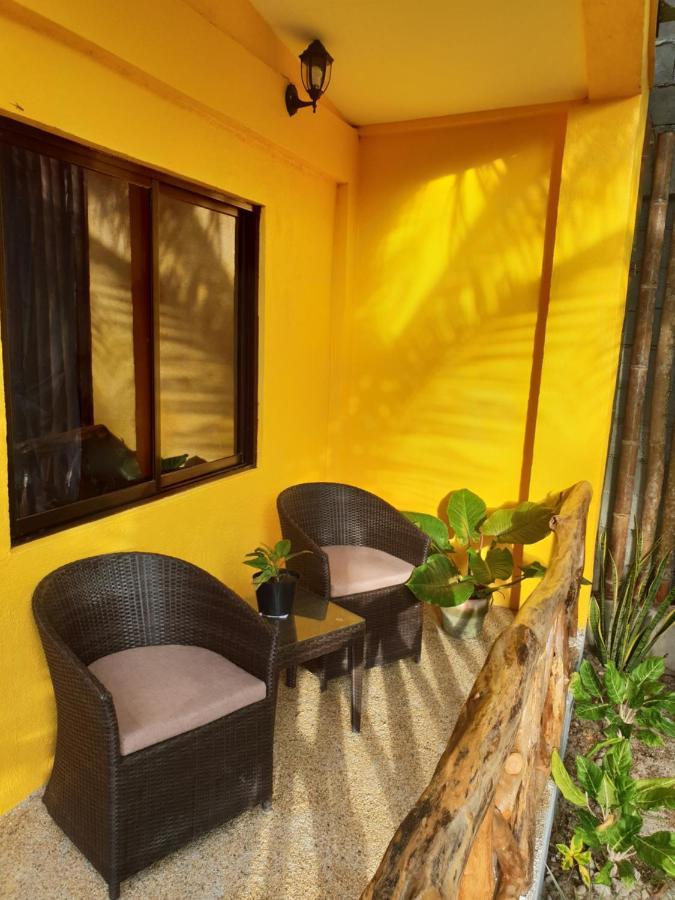 Apo Diver Beach Resort Сан-Хуан Екстер'єр фото